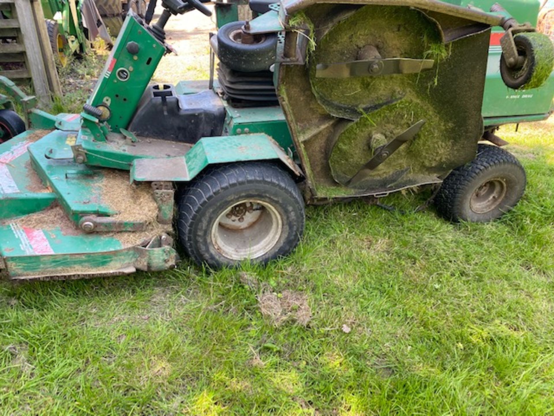 Ransomes Jacobsen ride on mower - Image 7 of 9