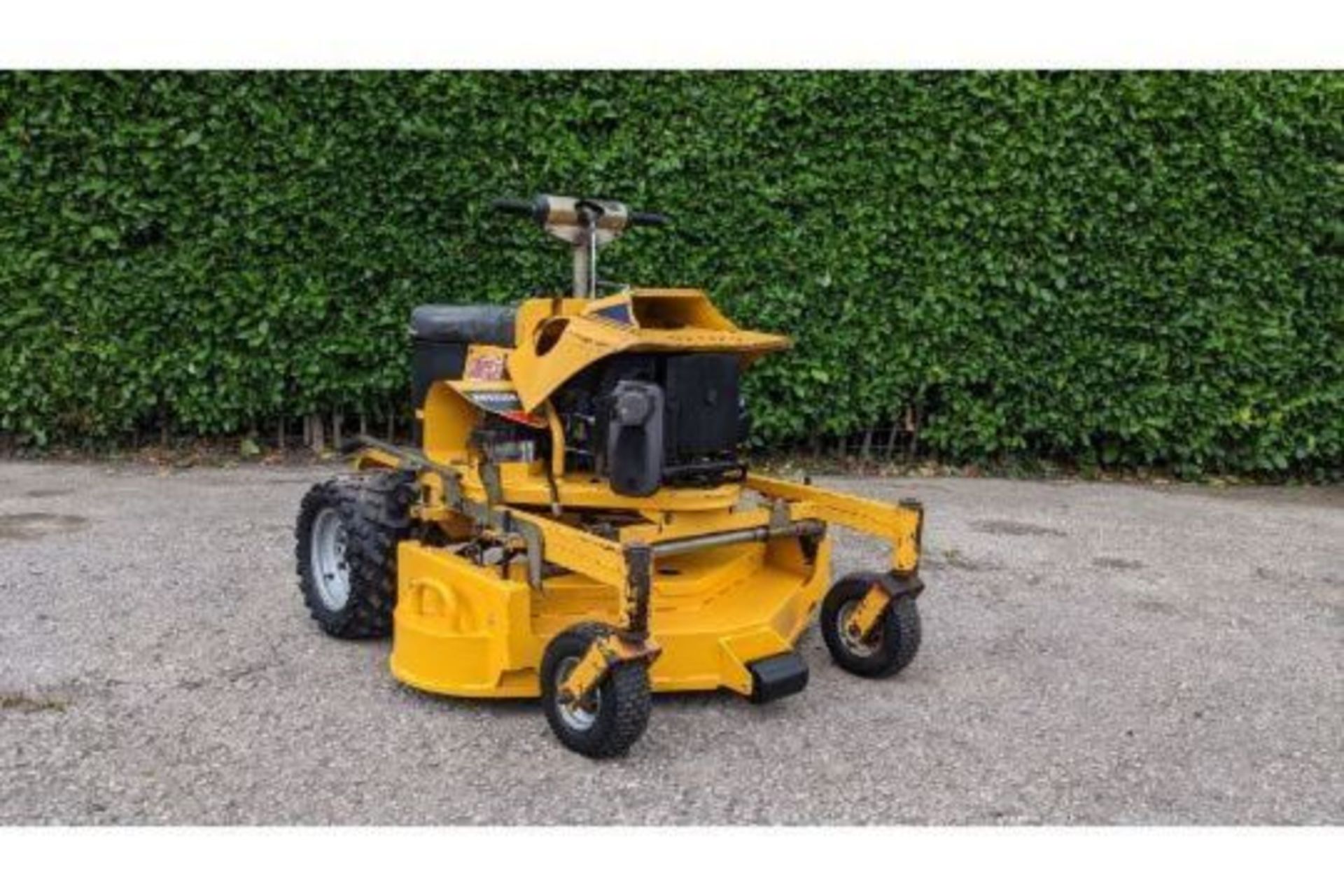 Hustler Shortcut 1500 48" Commercial Zero Turn Ride On Rotary Mower