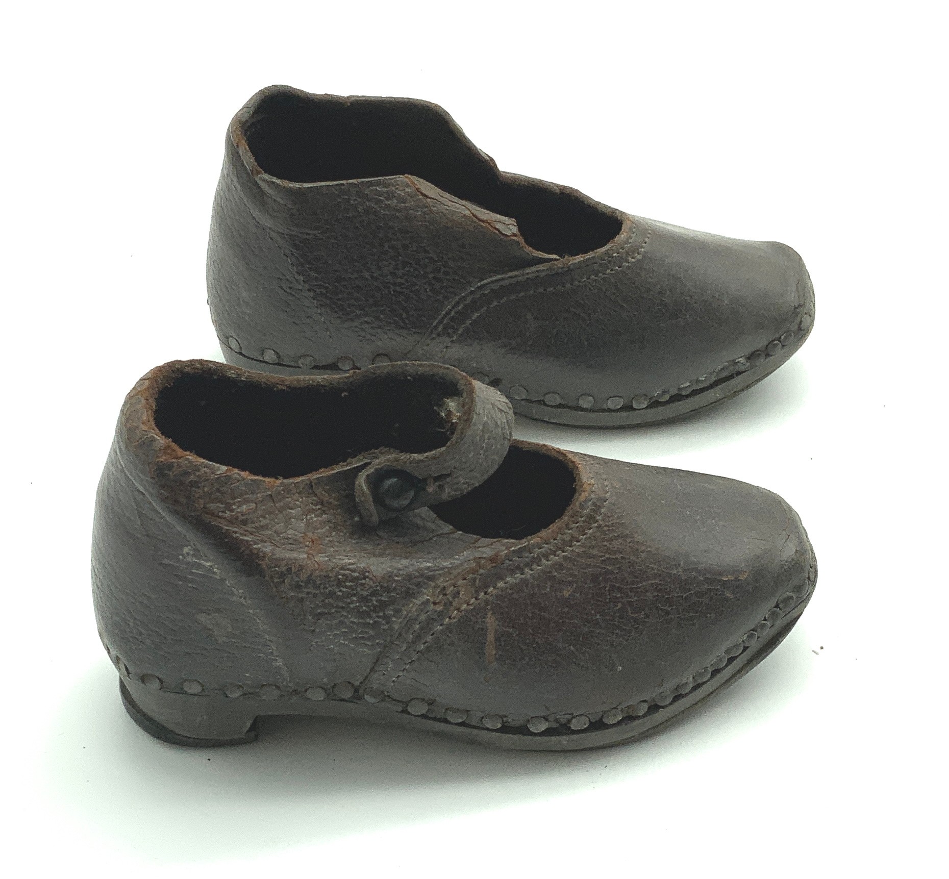 VICTORIAN CHILDREN CLOGS - AS FOUND - Image 4 of 4