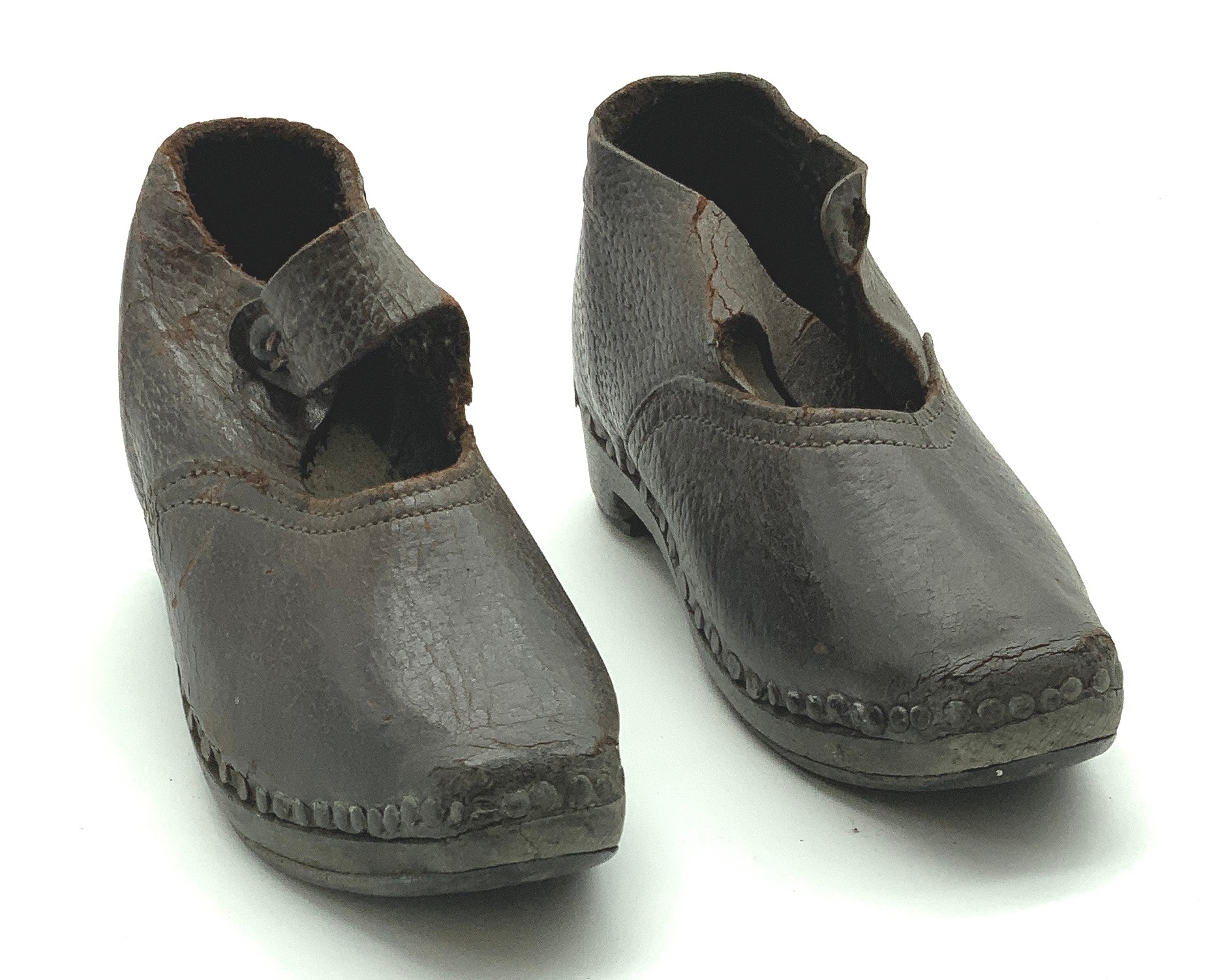 VICTORIAN CHILDREN CLOGS - AS FOUND