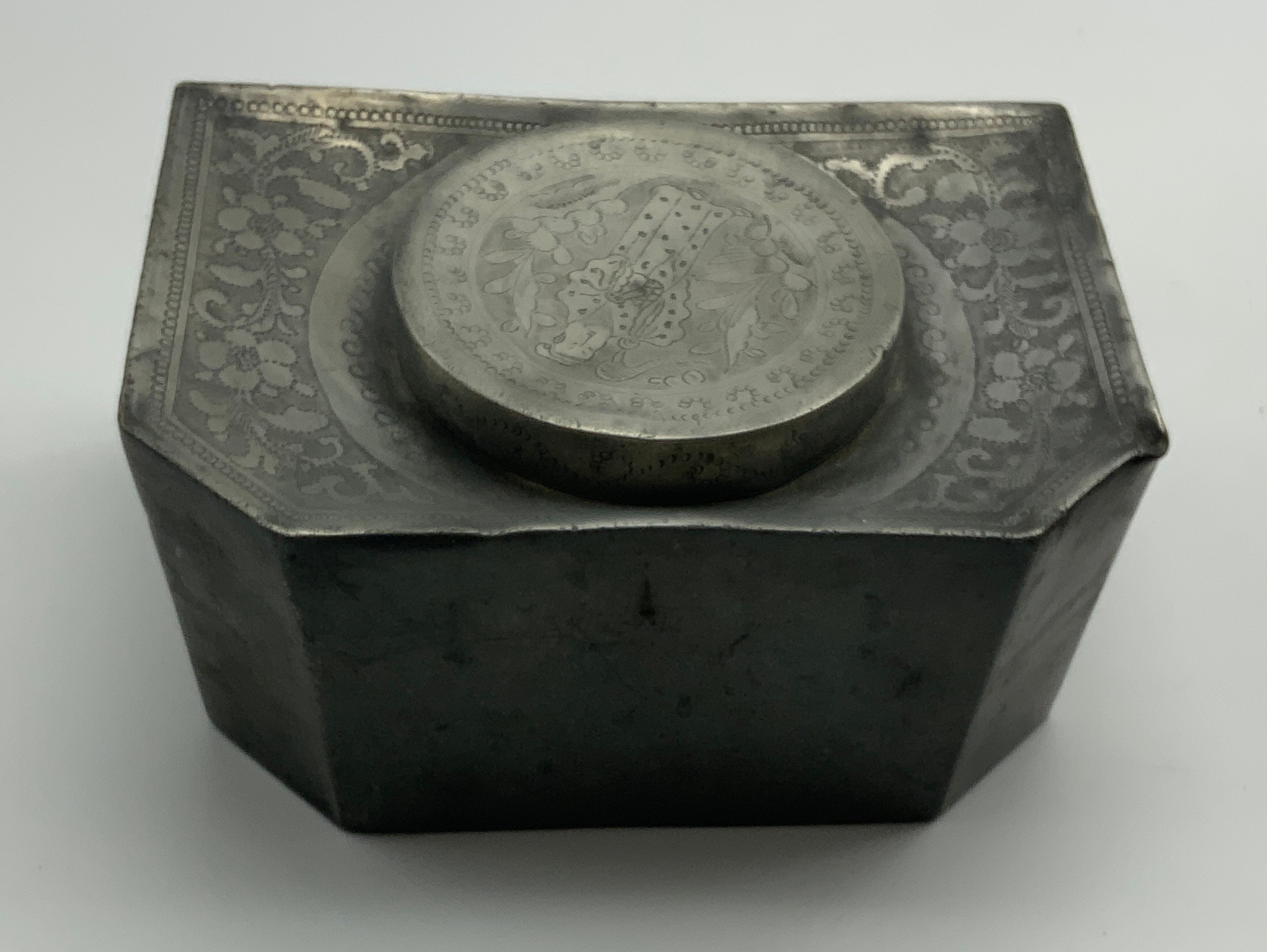 PEWTER TEA CADDY (POSSIBLY ORIENTAL) AS FOUND - Image 2 of 4