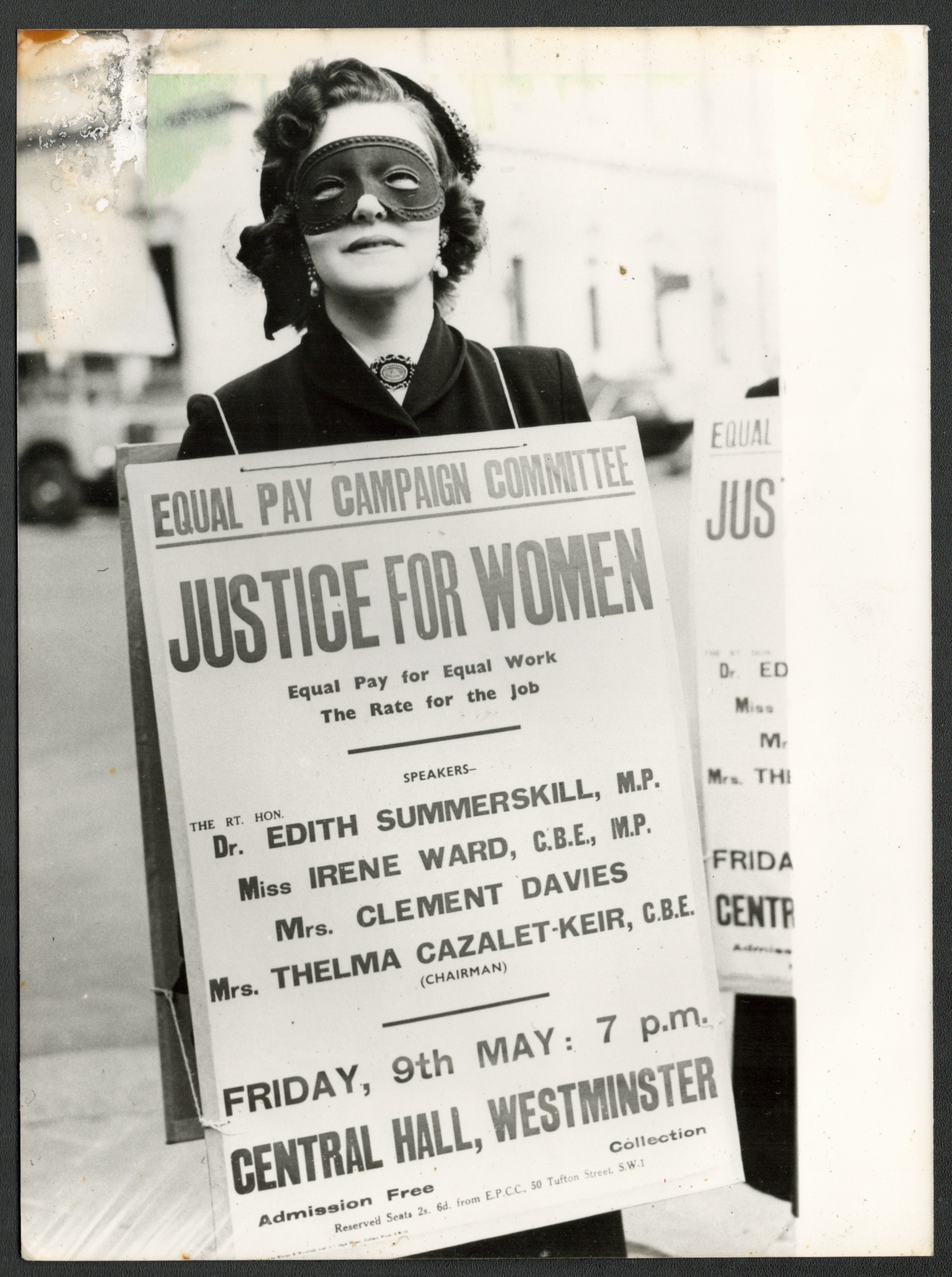 VINTAGE EARLY PRESS PHOTOGRAPH OF THE EQUAL PAY FOR WOMEN CAMPAIGN 1952