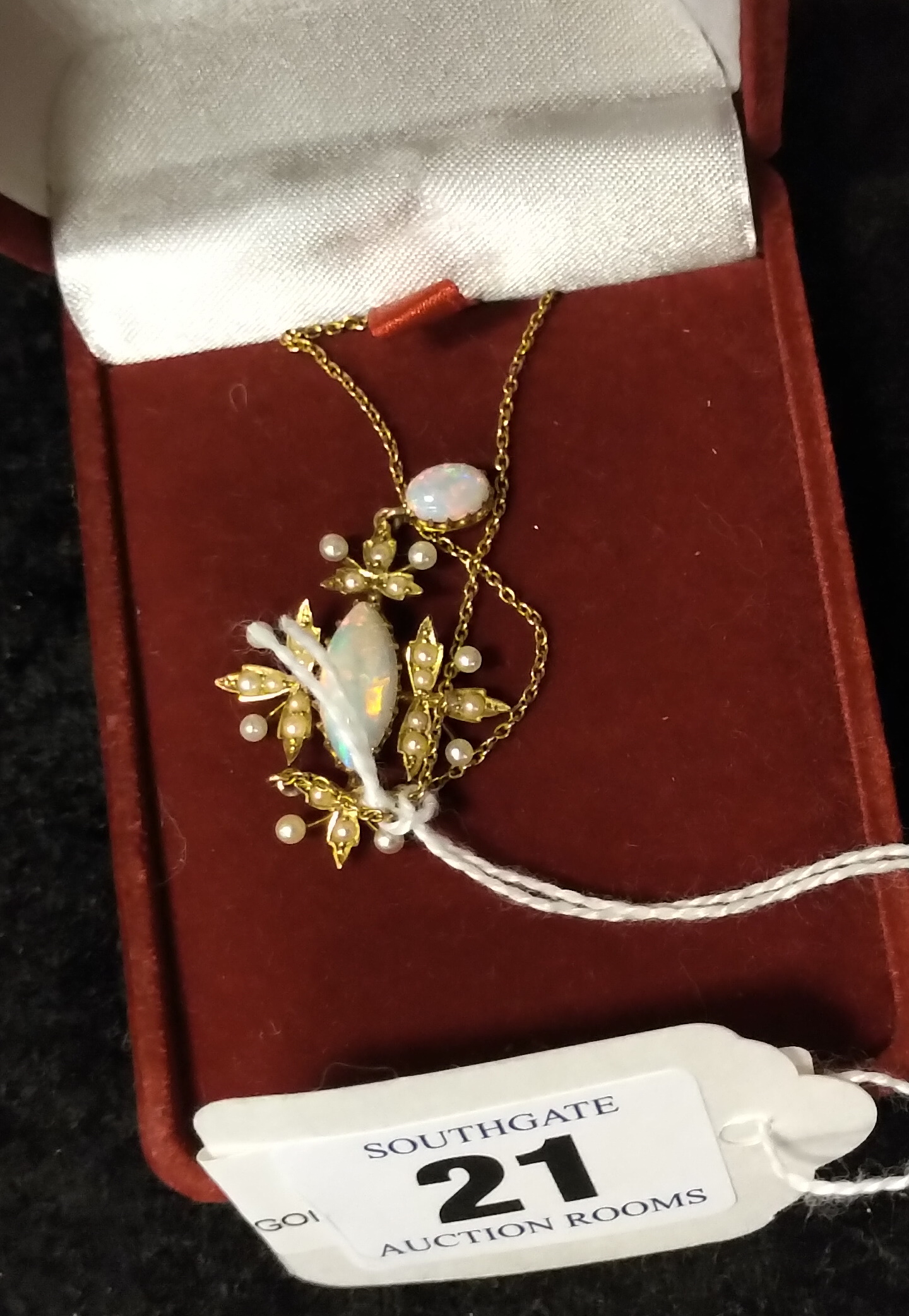 ANTIQUE OPAL SEED PEARL GOLD PENDANT & CHAIN - 5 GRAMS APPROX.