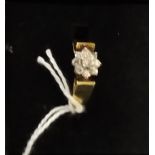 18CT YELLOW GOLD & DIAMOND RING - SIZE K - 5.3 GRAMS