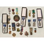 MASONIC JEWELS & INSIGNIA (22) INCLUDING A KNIGHT’S TEMPLAR BREAST STAR