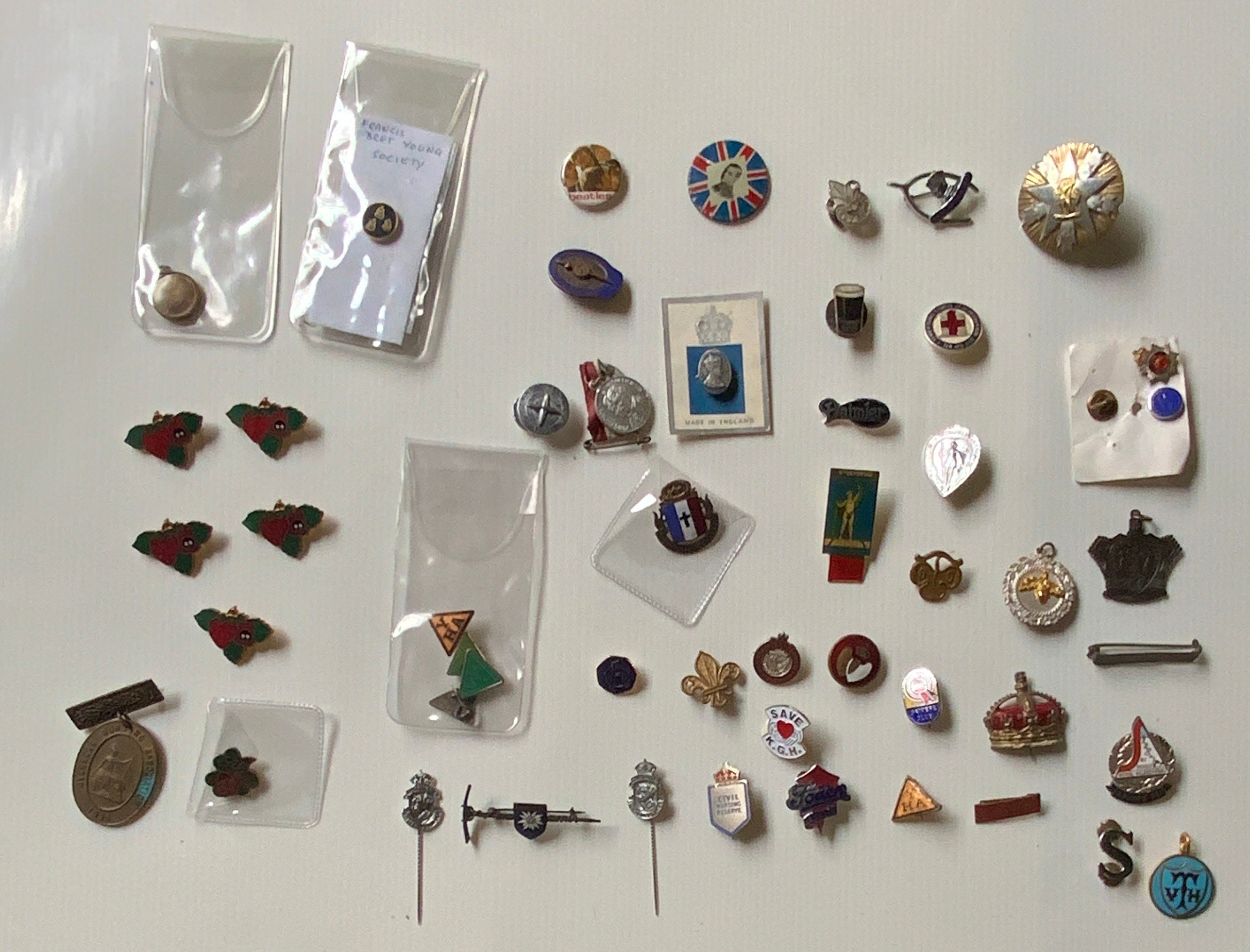 BADGES (48), MANY SUBJECTS INCLUDING ROYALTY& SOCIETIES