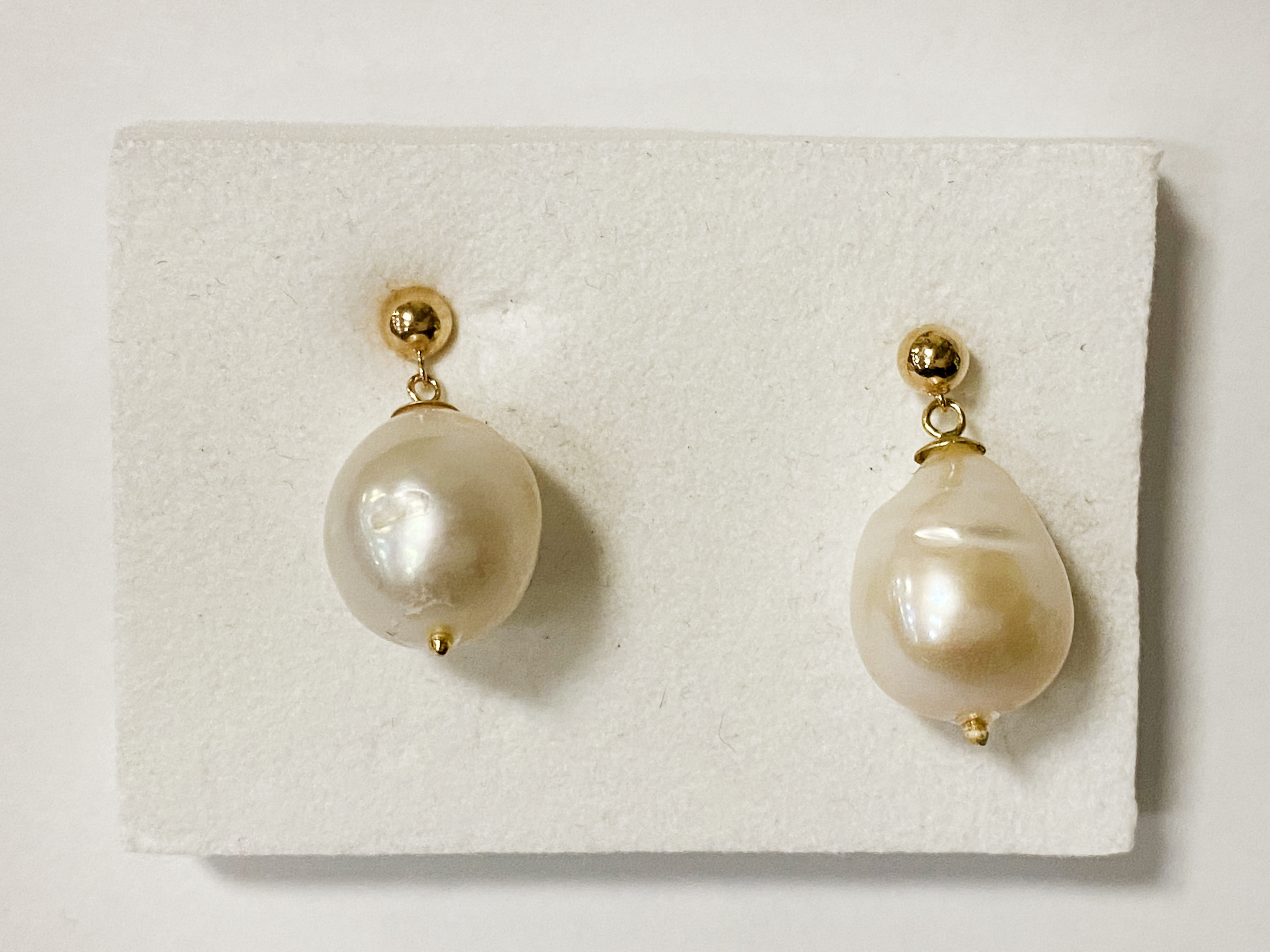 9CT GOLD SOUTH SEA PEARL EARRINGS