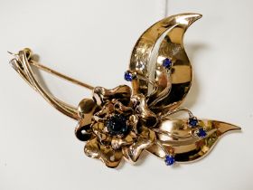 9CT GOLD CABACHON SAPPHIRE BROOCH - APPROX 13.6 GRAMS