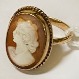 9CT GOLD CAMEO RING - APPROX 3.6G - SIZE K