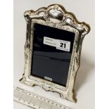 HM SILVER PHOTO FRAME 21CM(H) X 15CM (W) APPROX