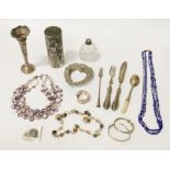 COLLECTION OF SILVER & SILVER PLATE PLUS BEADED JEWELLERY