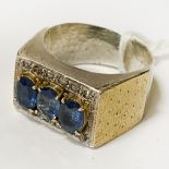 9 CT. GOLD SILVER DIAMOND SAPPHIRE GENTS RING - SIZE V