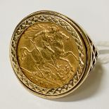 HALF SOVEREIGN 9CT GOLD RING SIZE R-S