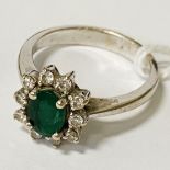 18CT GOLD DIAMOND & EMERALD RING SIZE