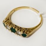 18CT EMERALD & DIAMOND RING SIZE P