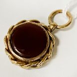 18 CARAT GOLD AGATE & BLOODSTONE PENDANT