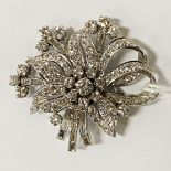 WHITE GOLD DIAMOND BROOCH - CENTRE STONE APPROX 0.22 CARAT