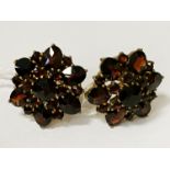 PAIR OF 14CT GOLD GARNET EARRINGS (SCREW BACKS)