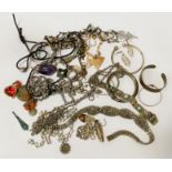 COLLECTION OF SILVER & WHITE METAL JEWELLERY ITEM