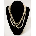 SET OF PEARLS WITH 9CT GOLD CLASP