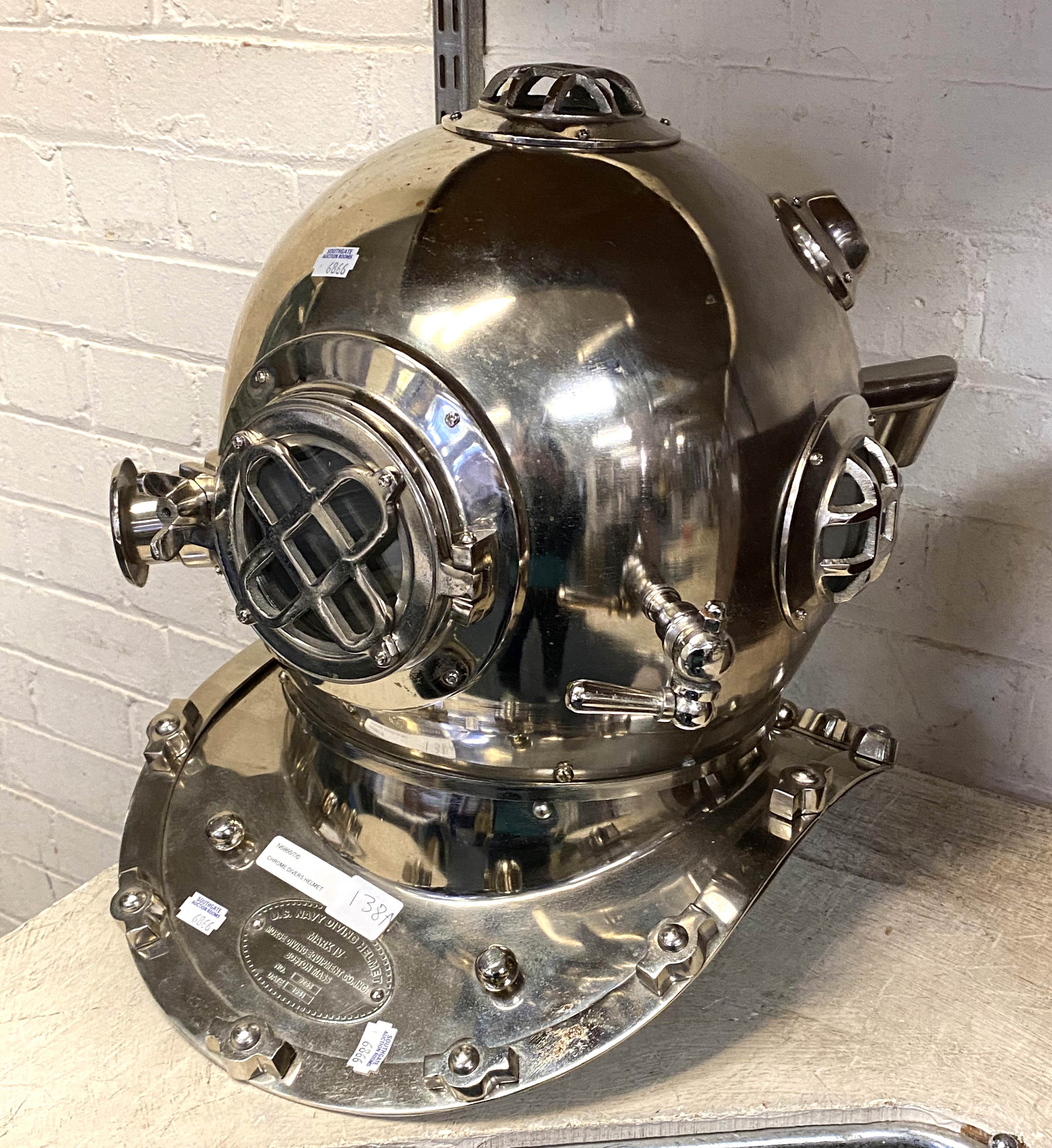 CHROME DIVERS HELMET (REPLICA)