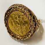 9CT RING WITH 1925 HALF SOVEREIGN SIZE L - 8.1 GRAMS APPROX