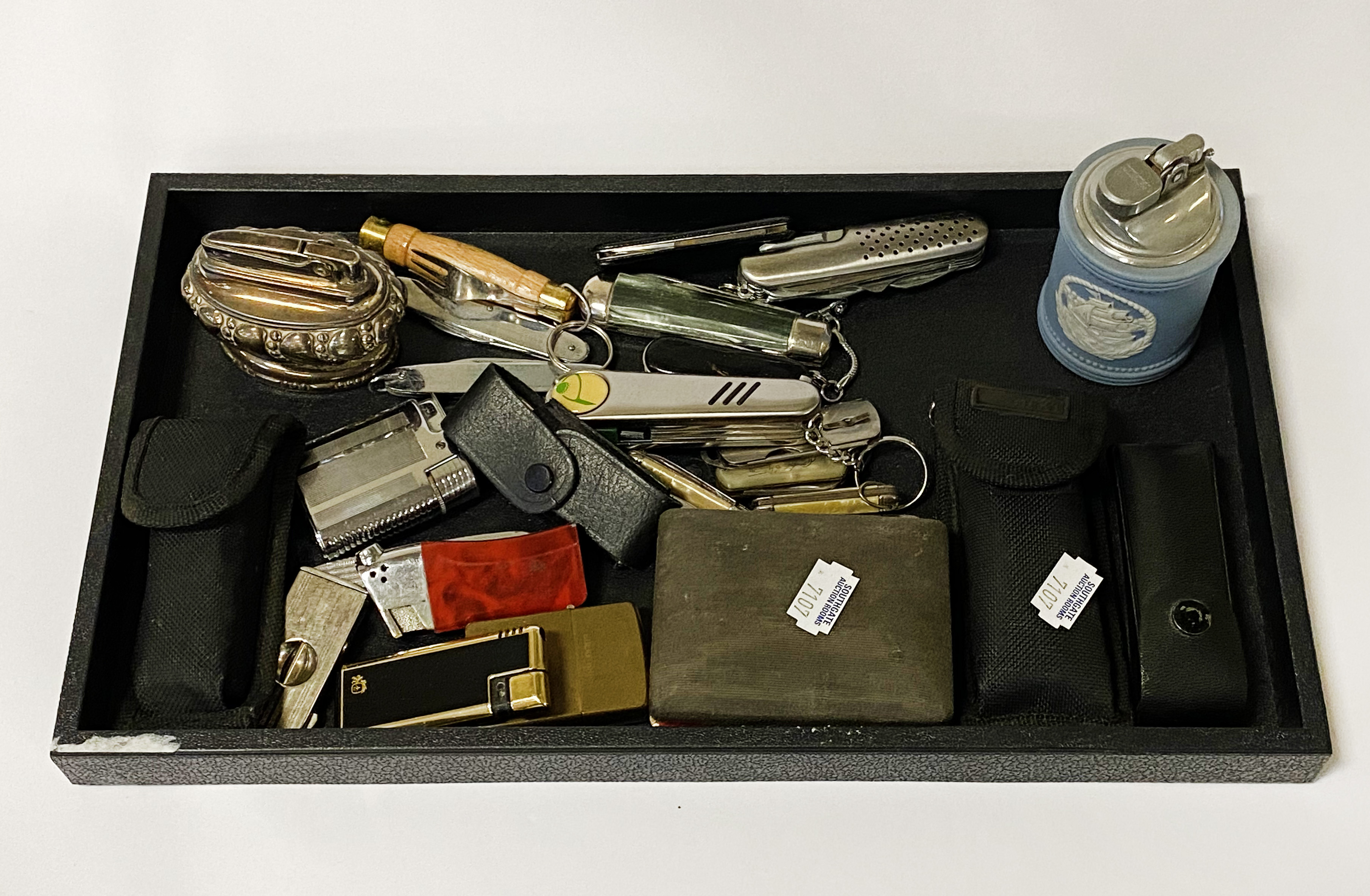 COLLECTION PENKNIVES & LIGHTERS