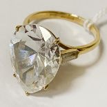 18CT GOLD RING WITH STONE SIZE P