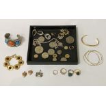 QTY OF COSTUME JEWELLERY - SOME SILVER