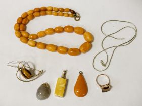 COLLECTION OF JEWELLERY INCL. 9CT GOLD TIGERS EYE RING, SOME SILVER ETC