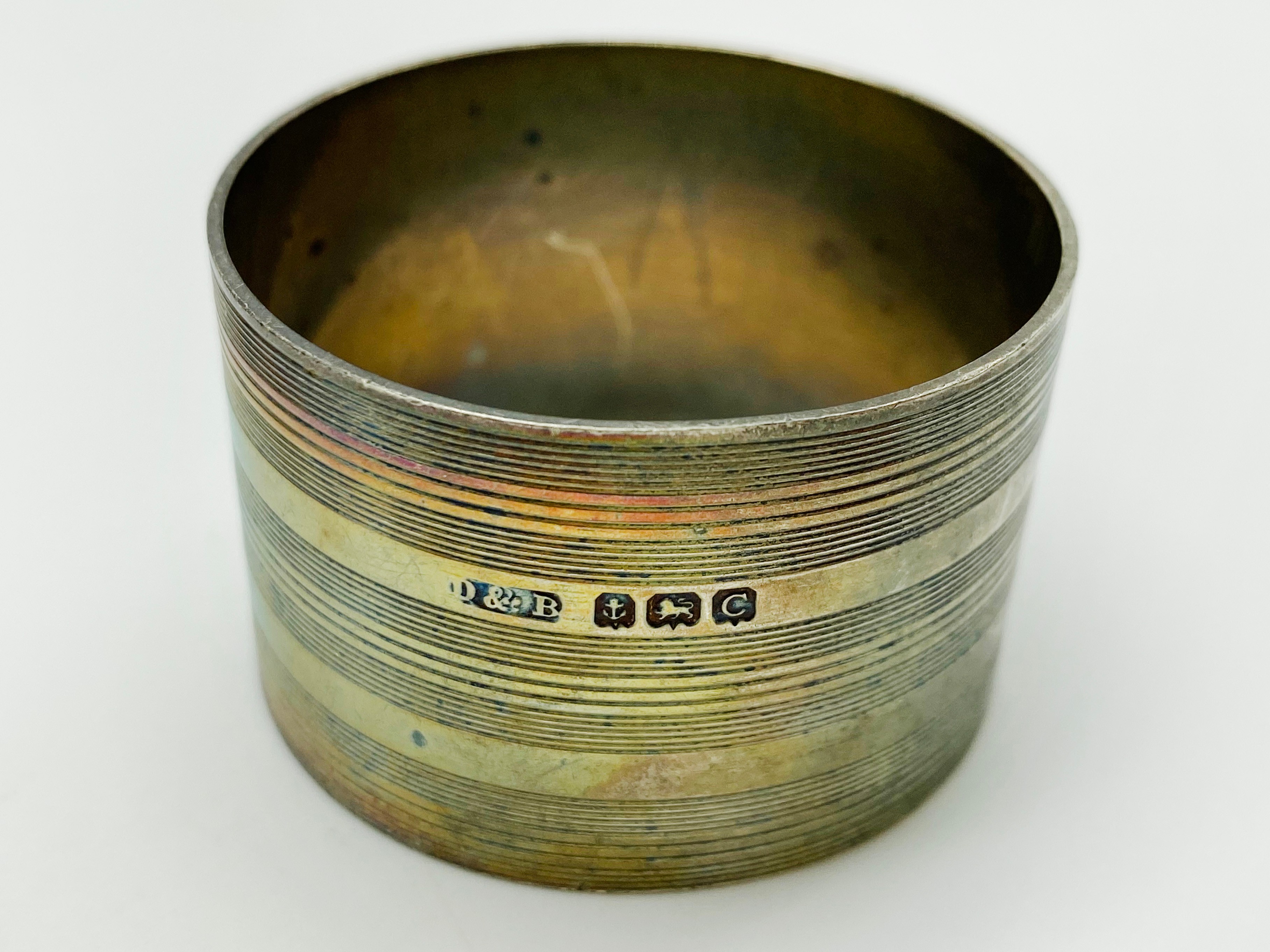 SELECTION OF VARIOUS HALLMARKED SILVER NAPKIN RINGS (14) - Image 4 of 8