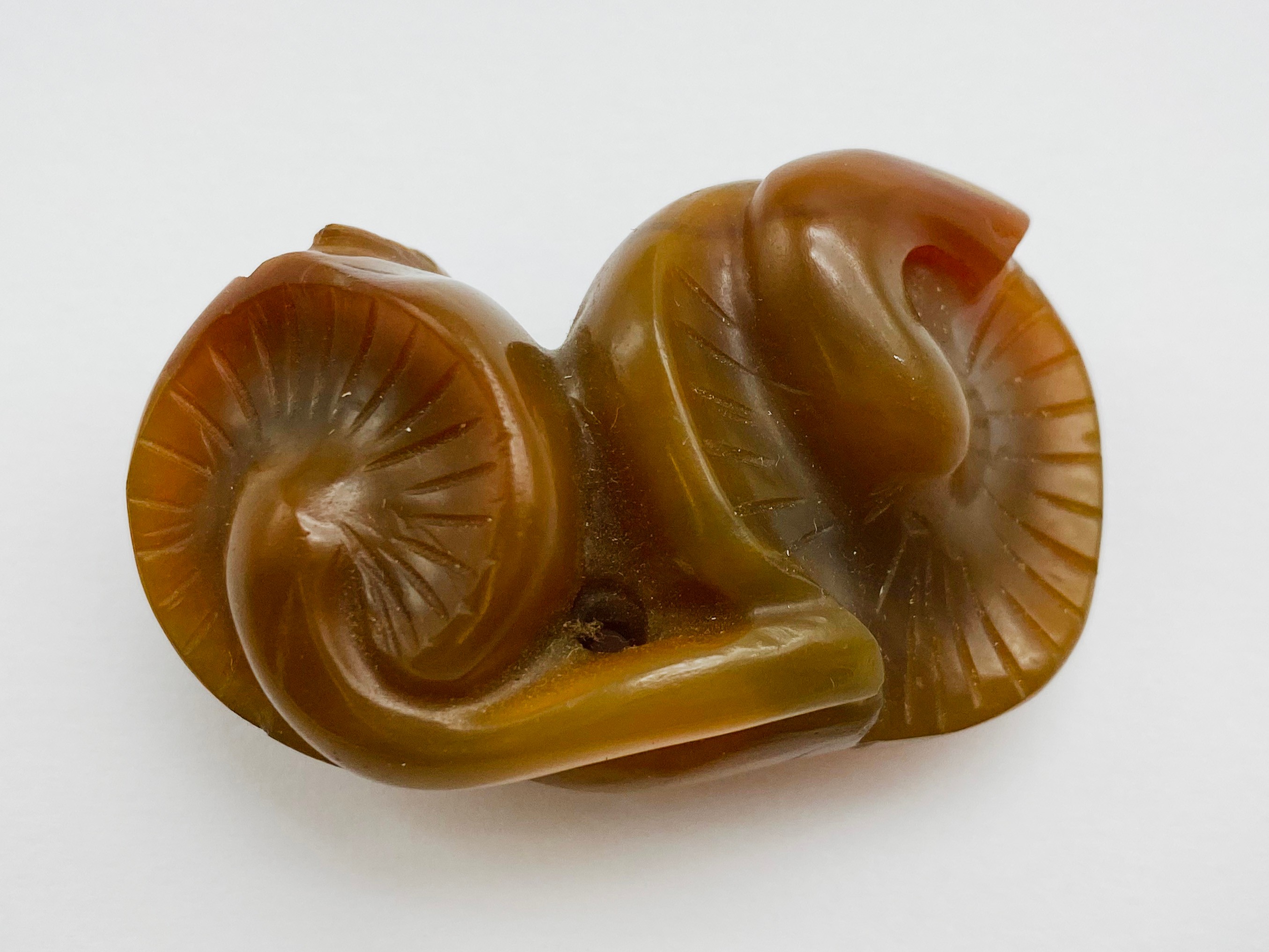 CHINESE CARVING OF A MUSHROOM POSSIBLY AGATE 19TH CENTURY OR EARLIER