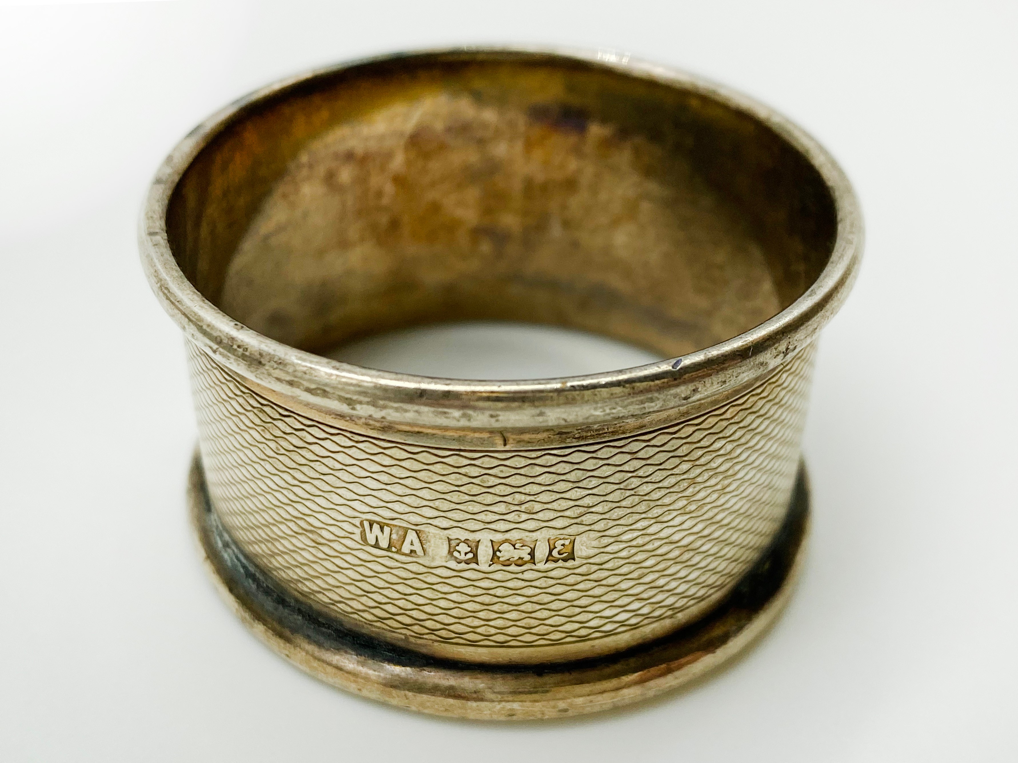 SELECTION OF VARIOUS HALLMARKED SILVER NAPKIN RINGS (14) - Image 6 of 8