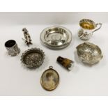 COLLECTION OF SILVER ITEMS & OTHERS - 11.5 ozs APPROX