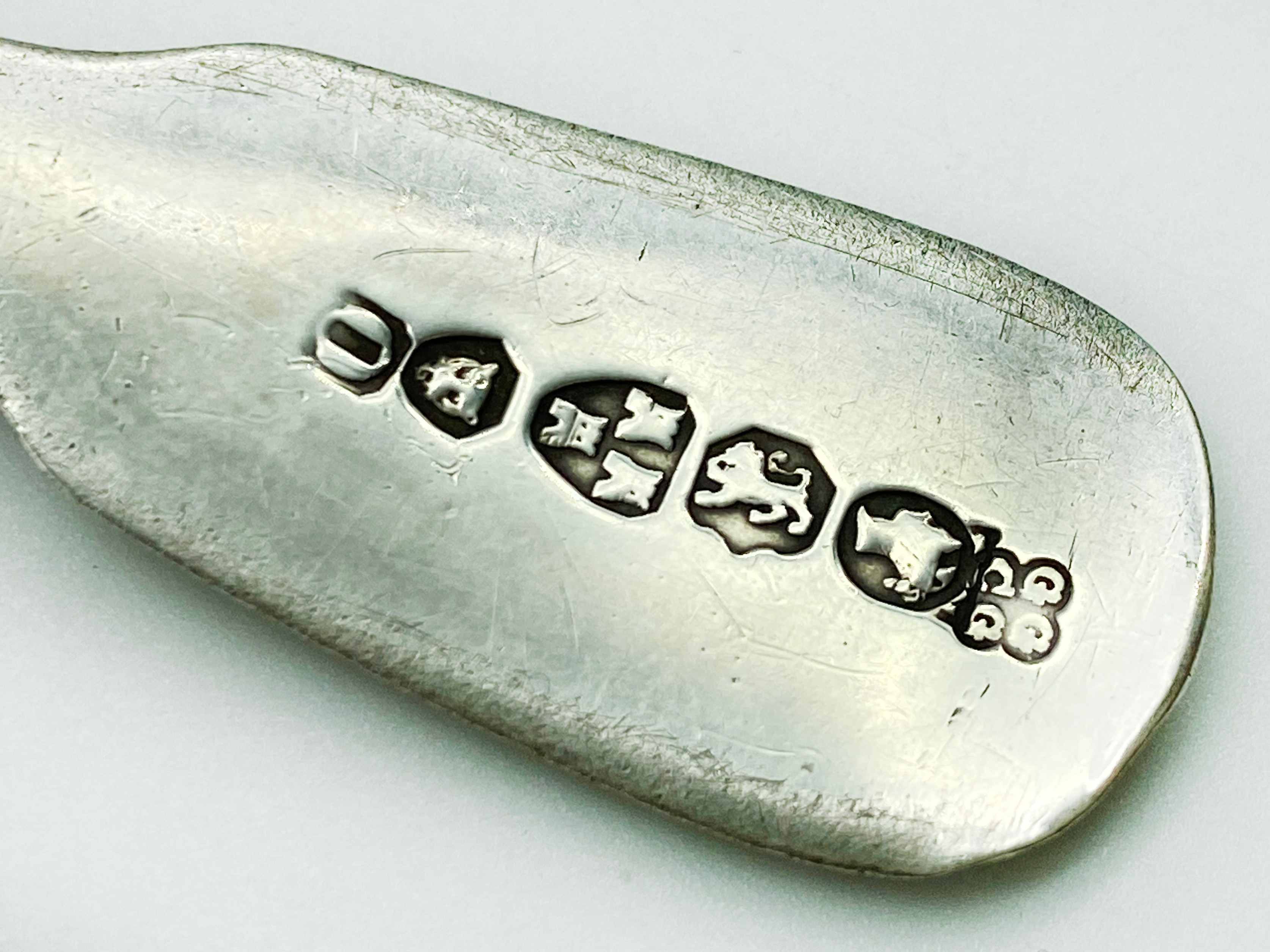 SELECTION OF VARIOUS HALLMARKED SILVER TEA CADDY SPOONS (7) - Image 4 of 8