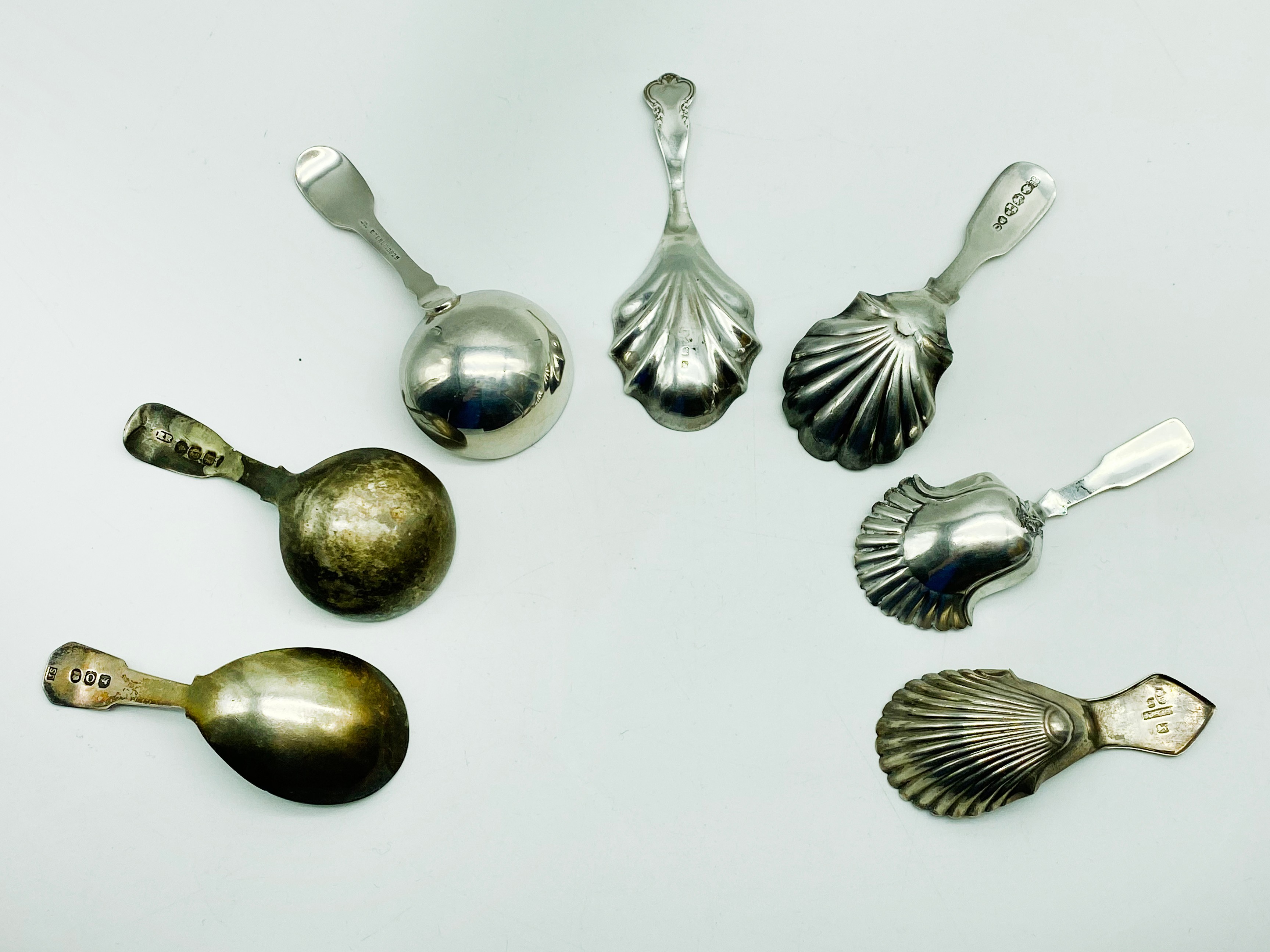 SELECTION OF VARIOUS HALLMARKED SILVER TEA CADDY SPOONS (7) - Image 2 of 8