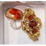 9 CT. BROOCH WITH GEMSTONE, 14 CT. GOLD BROOCH AND OTHER