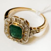 18CT GOLD DIAMOND & EMERALD RING - SIZE K - 3 GRAMS APPROX