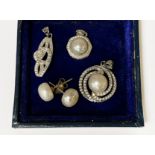 COLLECTION OF STERLING SILVER TOPAZ & PEARL JEWELLERY