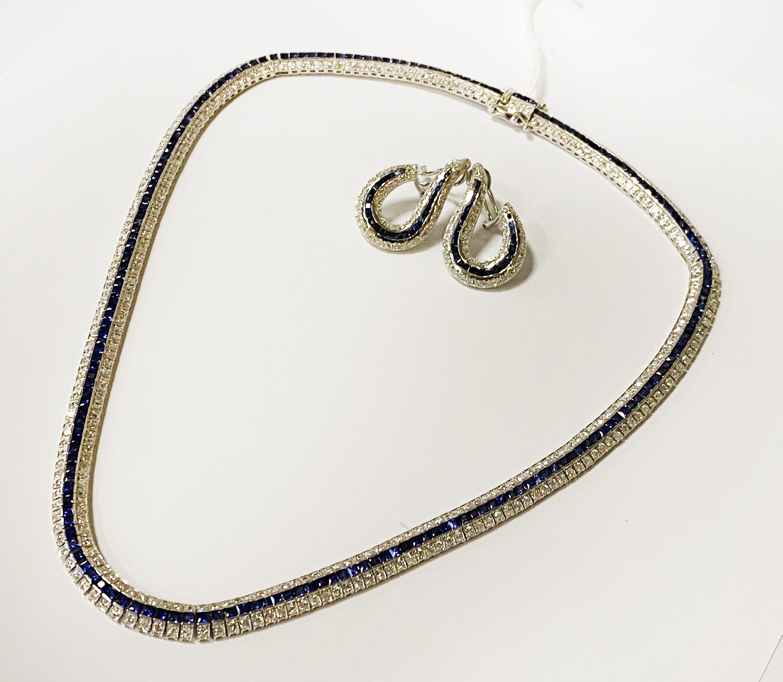 18CT DIAMOND & SAPPHIRE NECKLACE ( NECKLACE DIAMONDS ARE APPROX 5.85 POINTS, NECKLACE SAPPHIRE - Image 3 of 4