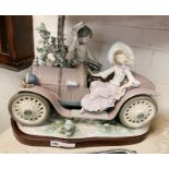 RARE LARGE LLADRO GROUP: YOUNG COUPLE IN CAR REFERENCE 1375 ''LAS DEAS DEL AUTOMOVIL NUMERO 443