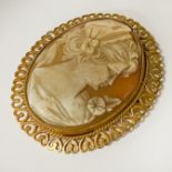 LARGE 9CT GOLD CAMEO BROOCH - 6CMS (H) X 4.5CMS (W) APPROX