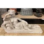 STATUE OF A LADY BY GROSSI - 50 CMS X 28 CMS