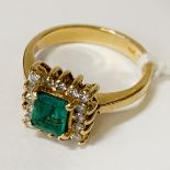 EMERALD & DIAMOND RING - SIZE I - 3.8 GRAMS APPROX