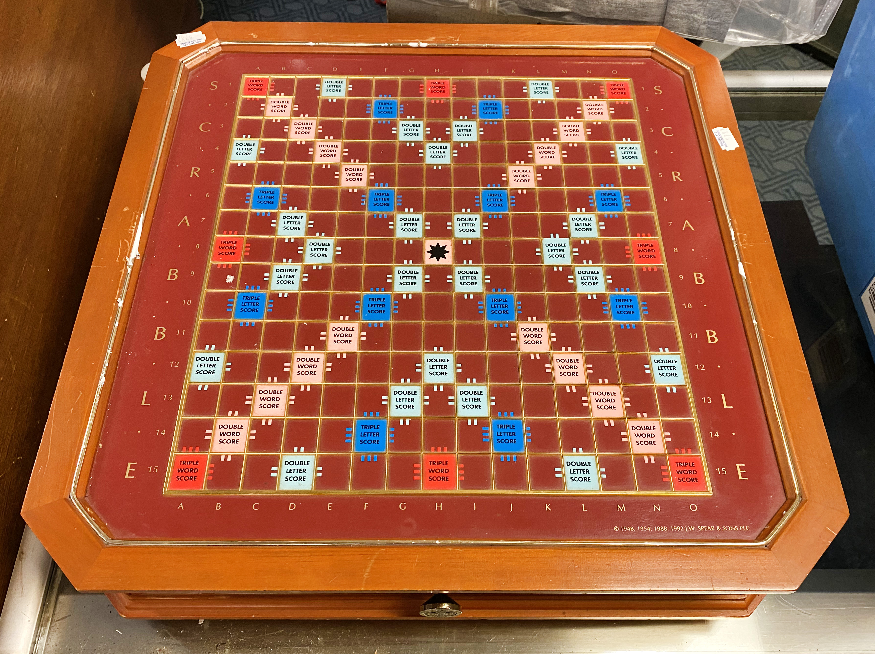 SCRABBLE BOARD WITH METAL SCRABBLE LETTERS