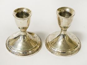 PAIR OF SILVER CANDLESTICKS 10CMS (H)