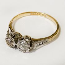 18 CT. GOLD TWO DIAMOND STONE RING 0.40 POINTS - SIZE O / P