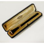 9CT GOLD & BAKELITE CIGARETTE HOLDER WITH ORIGINAL BOX