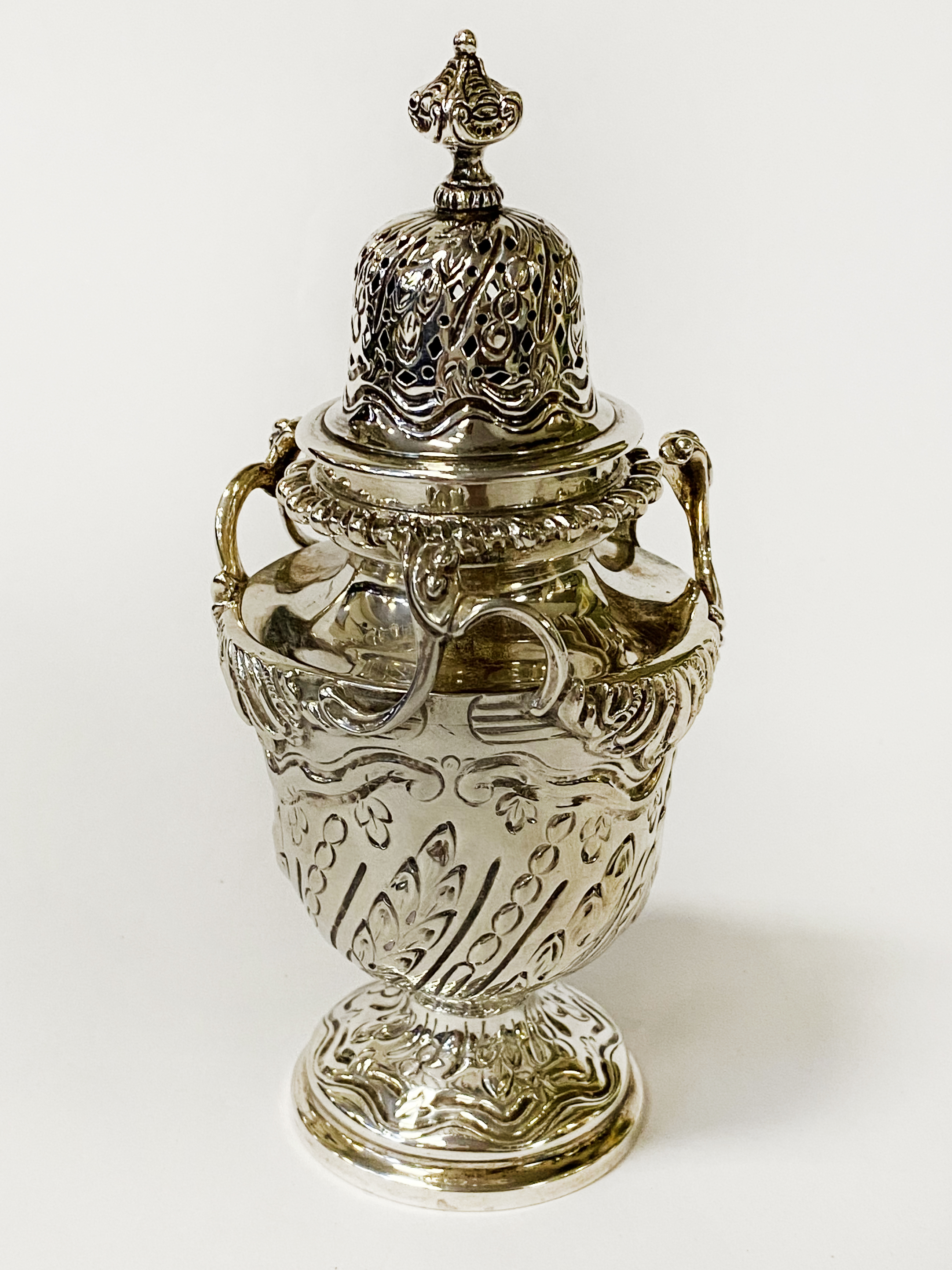 HM SILVER LIDDED URN 7.6 OZS APPROX