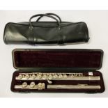 YAMAHA 211 FLUTE IN CASE